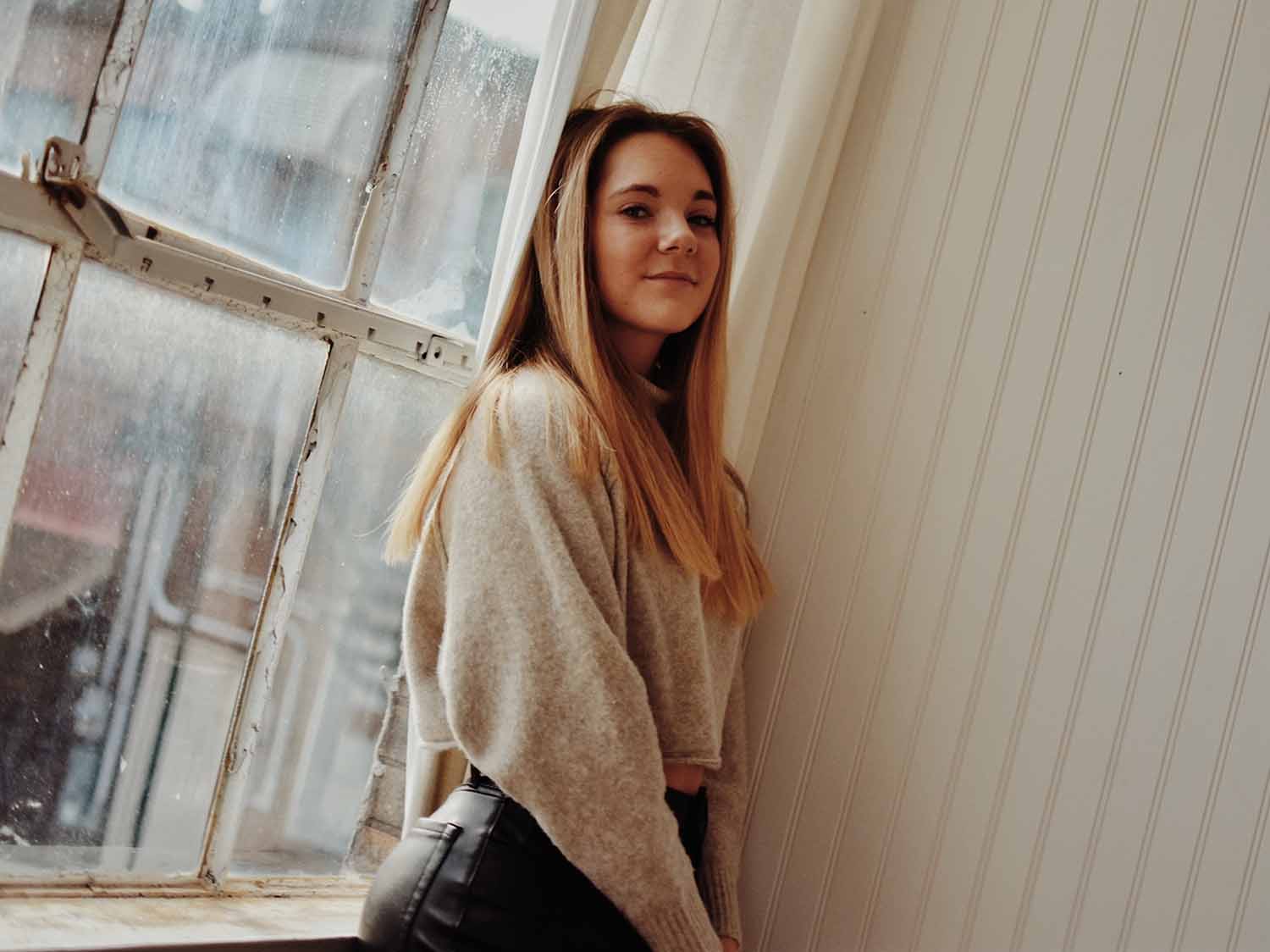 Model and indoor phootshoot ideas